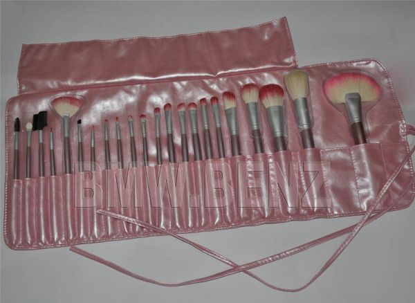 Kit com 22 Pincéis Rosa